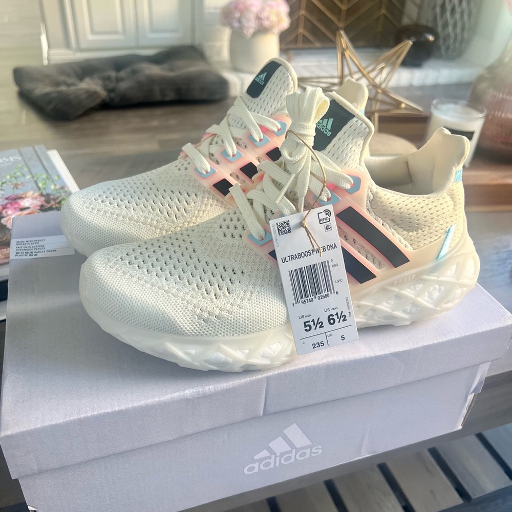 Adidas Ultraboost Brand NEW! Never worn soldout everywhere!!!!
